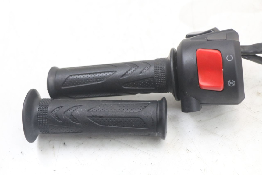 photo de COMMODO DROIT MASAI SCRAMBLER SPORT 125 (2021 - 2025)