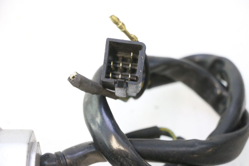 photo de COMMODO DROIT SYM MIO 50 (2005 - 2010) - Zoom état d’usage