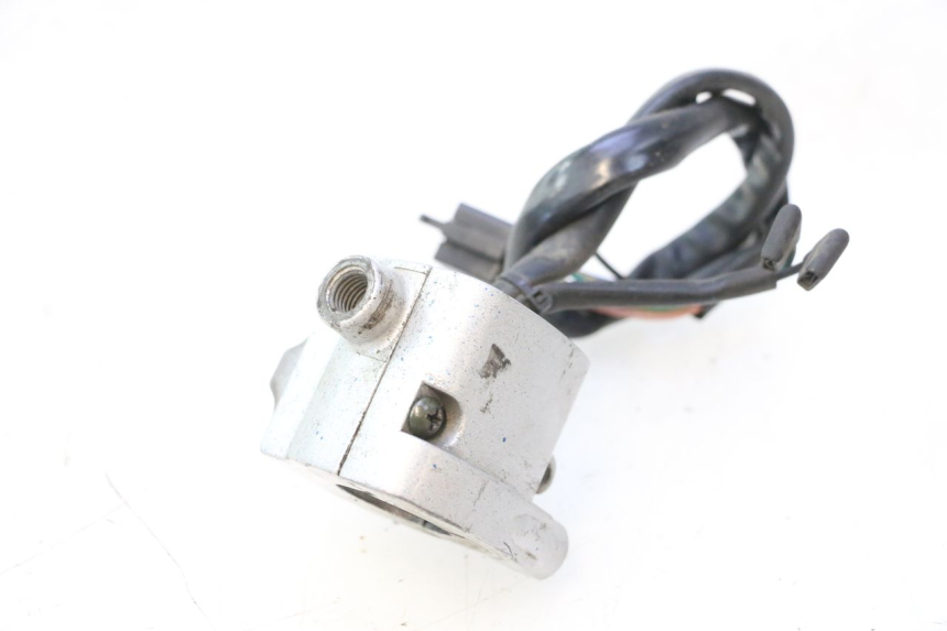 photo de COMMODO DROIT SYM MIO 50 (2005 - 2010) - État de surface