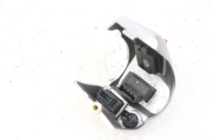 photo de COMMODO DROIT PIAGGIO MP3 LT 400 (2007 - 2012)