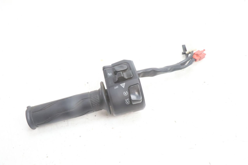 photo de COMMODO DROIT YAMAHA N-MAX NMAX 125 (2021 - 2024) - Autre angle de vue