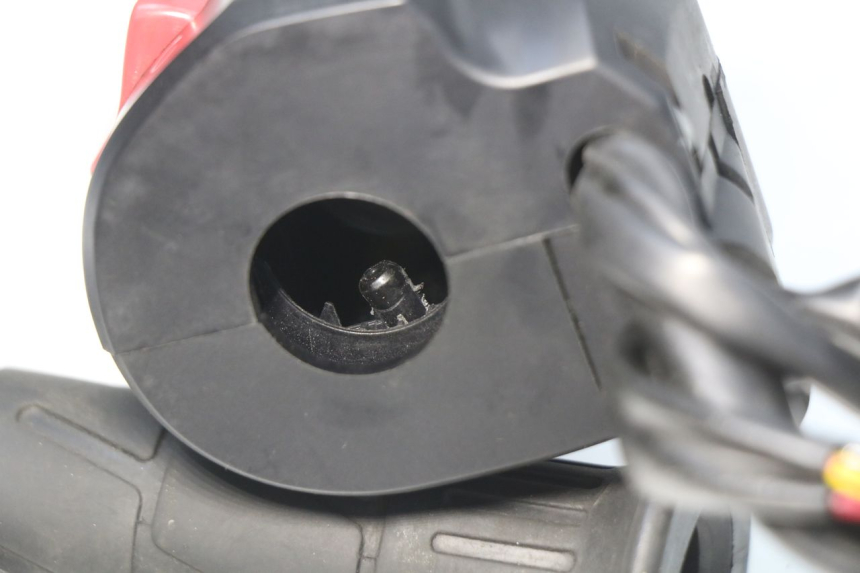 photo de COMMODO DROIT KAWASAKI NINJA 400 (2018 - 2023) - État de surface