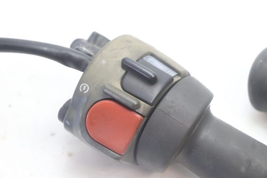 photo de COMMODO DROIT MBK NITRO 50 (2004 - 2008) - Zoom état d’usage