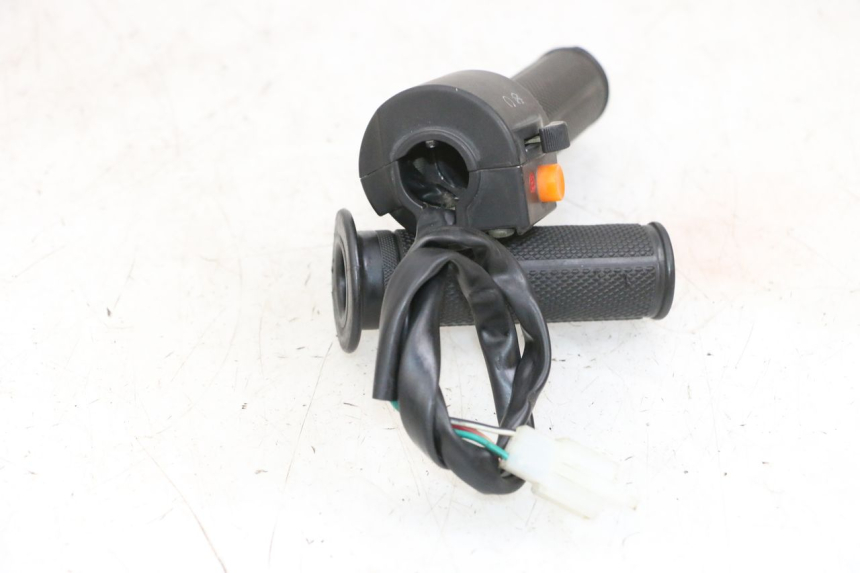 photo de COMMODO DROIT JM MOTORS OLDIES 4T 50 (2010 - 2020) - Autre angle de vue