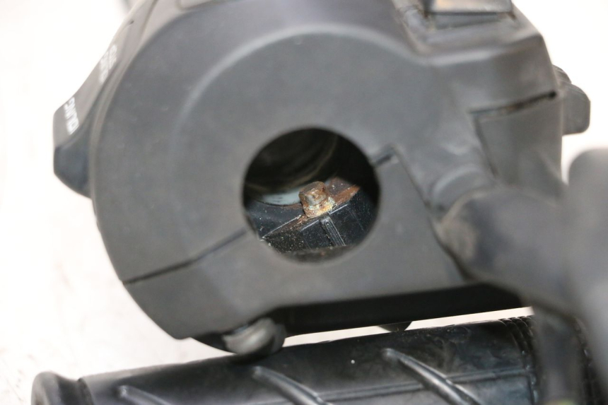 photo de COMMODO DROIT HONDA PCX (JF57/JF64) 125 (2014 - 2018) - Autre angle de vue