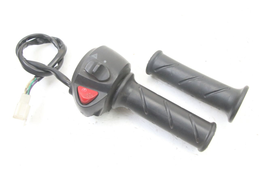 photo de COMMODO DROIT PEUGEOT CITYSTAR 125 (2011 - 2017)