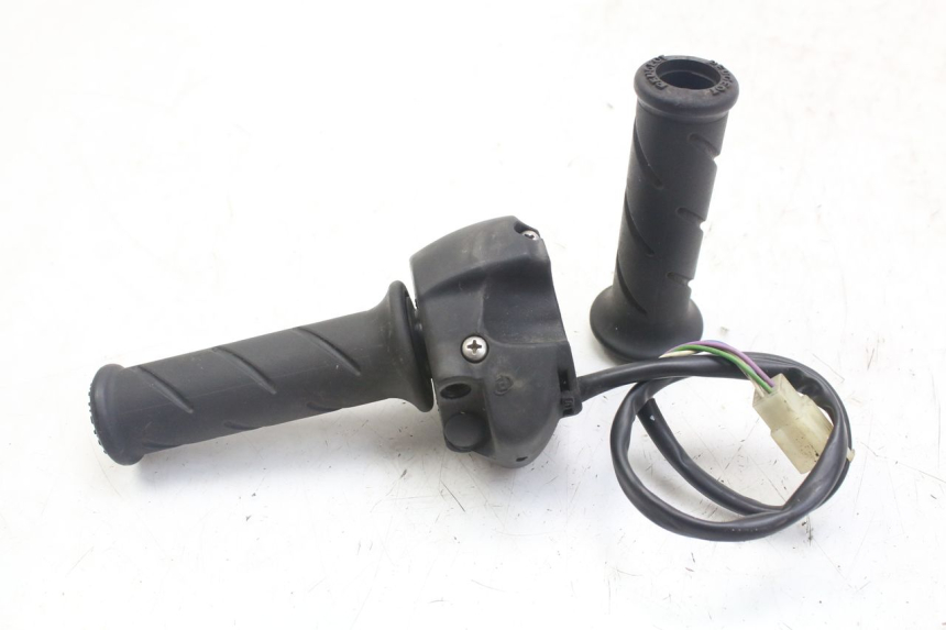 photo de COMMODO DROIT PEUGEOT GEOPOLIS RS 125 (2007 - 2009)