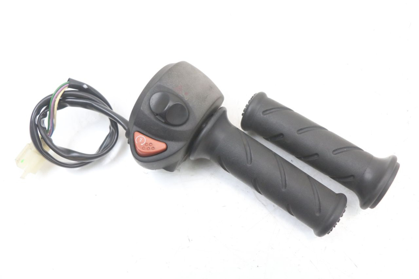 photo de COMMODO DROIT PEUGEOT GEOPOLIS RS 125 (2007 - 2009)
