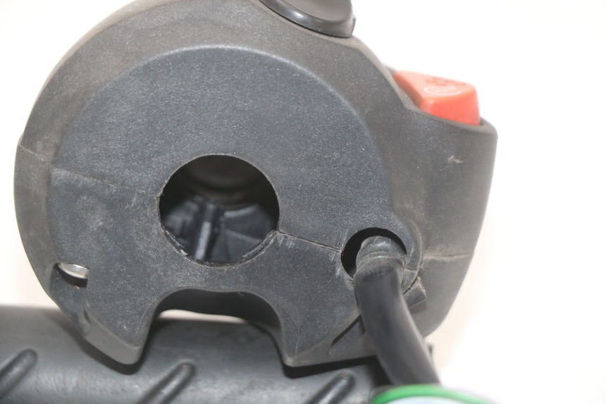 photo de COMMODO DROIT PEUGEOT GEOPOLIS RS 125 (2007 - 2009)