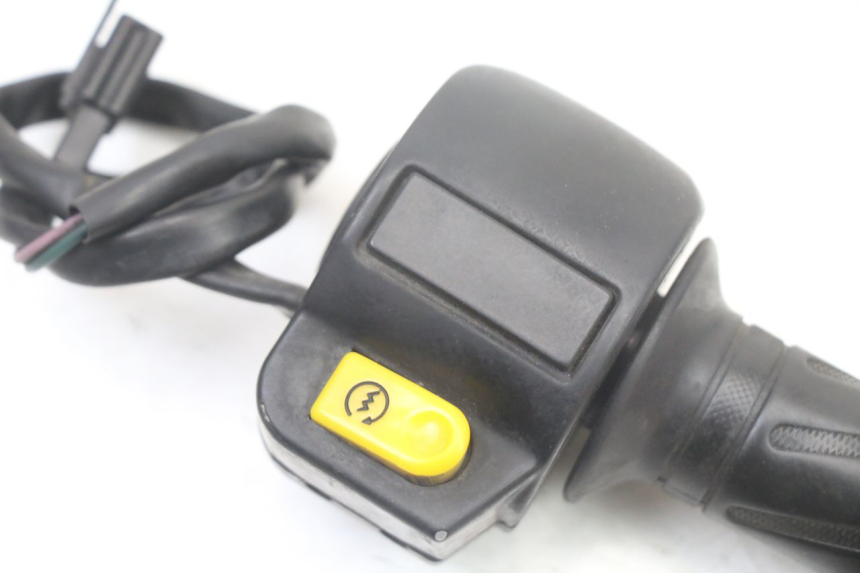 photo de COMMODO DROIT PEUGEOT KISBEE 2T 50 (2010 - 2017)
