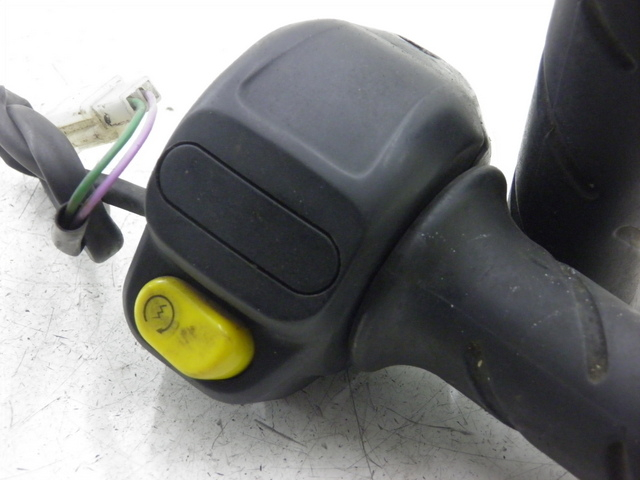 photo de COMMODO DROIT PEUGEOT LUDIX 50 (2008 - 2017)