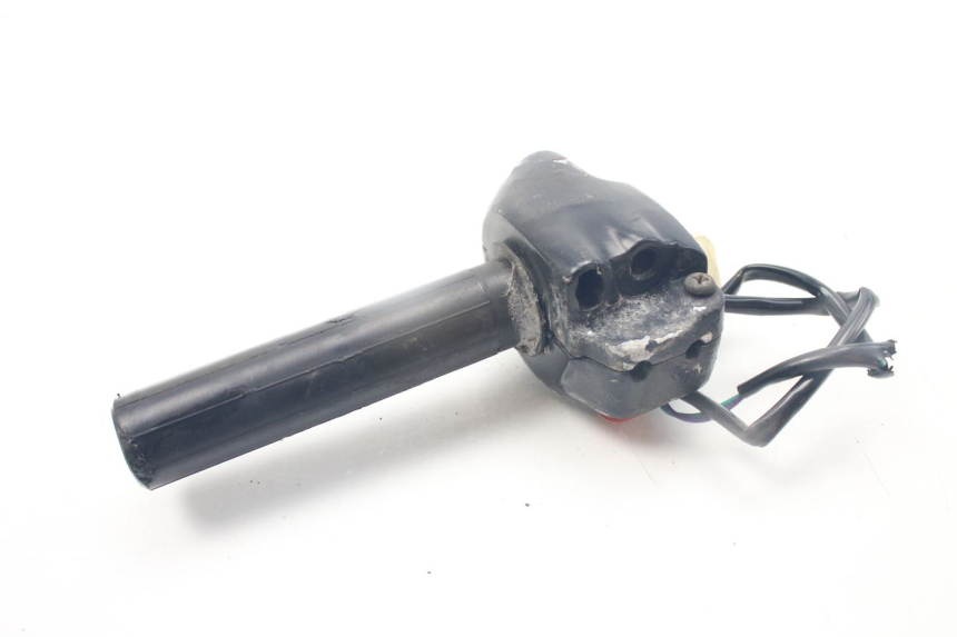 photo de COMMODO DROIT PEUGEOT LUDIX SNAKE 2T 50 (2004 - 2014)