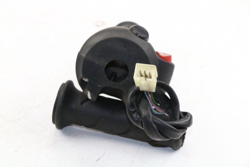 photo de COMMODO DROIT PEUGEOT SATELIS COMPRESSOR K15 125 (2006 - 2009)