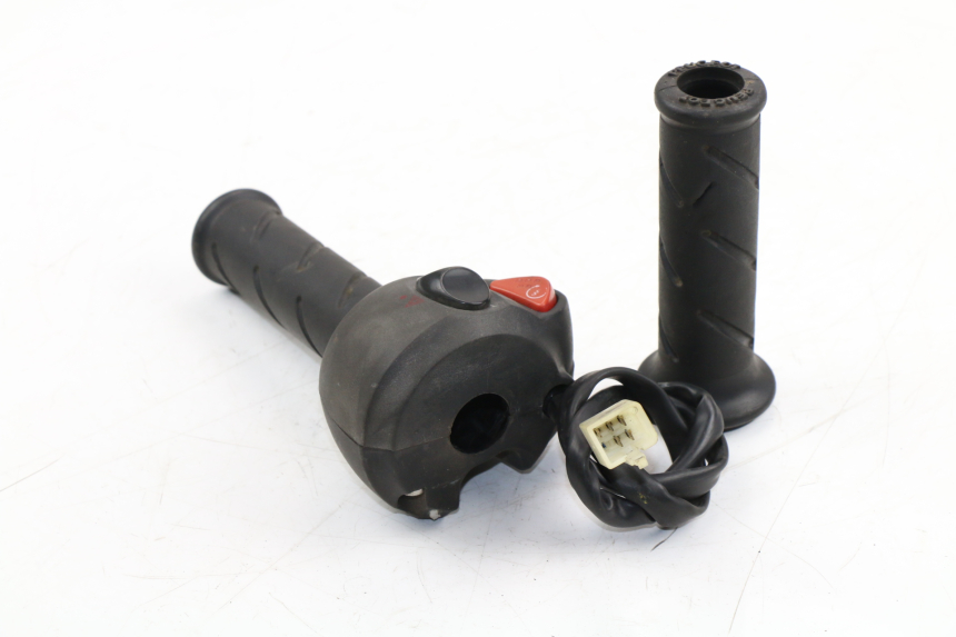 photo de COMMODO DROIT PEUGEOT SATELIS COMPRESSOR K15 125 (2006 - 2009)