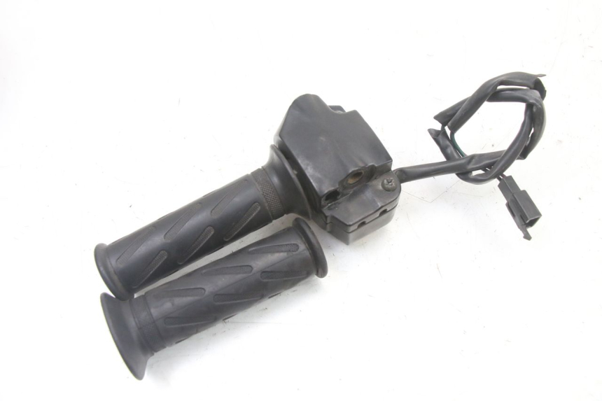 photo de COMMODO DROIT PEUGEOT VIVACITY 125 (2010 - 2017)