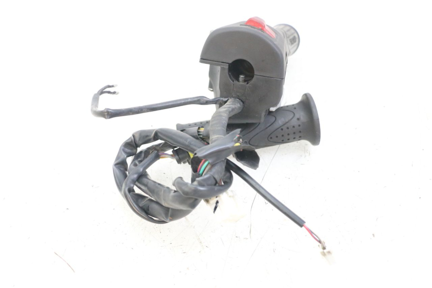 photo de COMMODO DROIT PIAGGIO X10 125 (2012 - 2017)