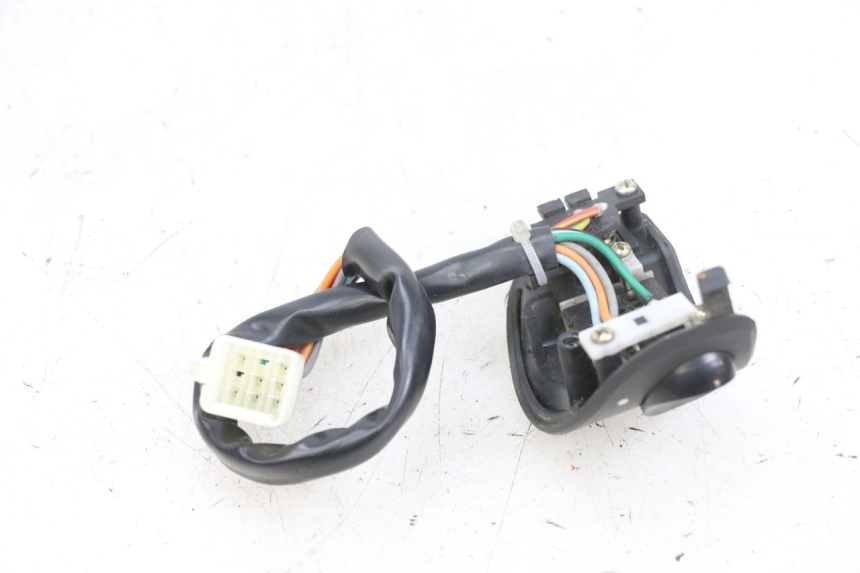 photo de COMMODO DROIT EFUN PUSA 1 - Détail de la pièce