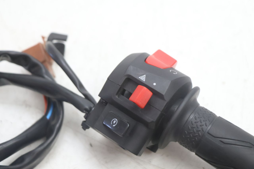 photo de COMMODO DROIT JM MOTORS R-MAX TECH 50 (2024 - 2026) - Détail de la pièce