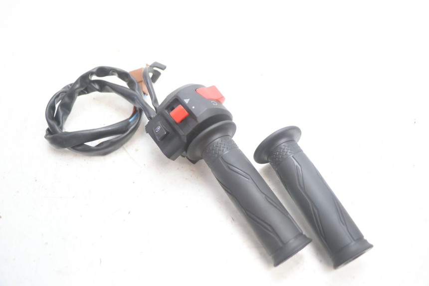 photo de COMMODO DROIT JM MOTORS R-MAX TECH 50 (2024 - 2026) - Zoom état d’usage