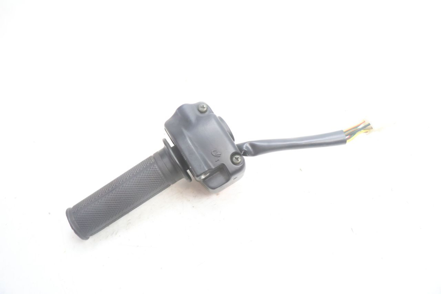 photo de COMMODO DROIT VASTRO R-ONE 4T 50 (2014 - 2022) - Gros plan technique