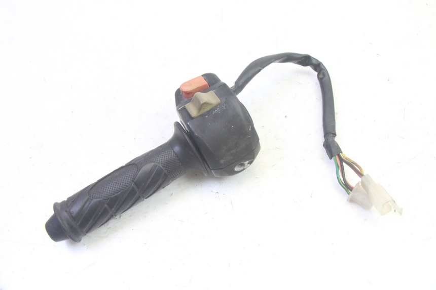 photo de COMMODO DROIT RIDE RACE 2T 50 (2012 - 2017) - Autre angle de vue