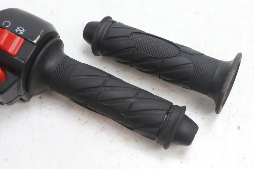 photo de COMMODO DROIT RIDE RACE GT 2T 50 (2012 - 2017) - Zoom état d’usage
