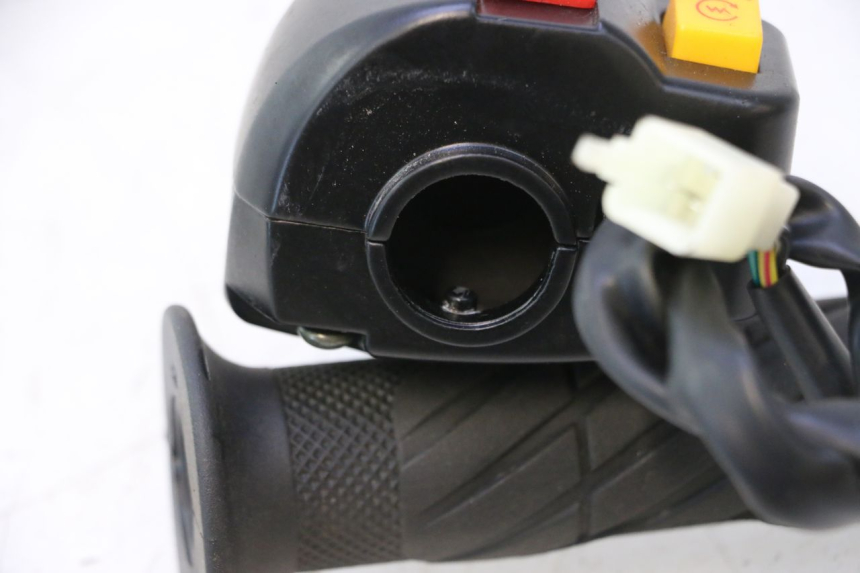 photo de COMMODO DROIT TNT MOTOR ROMA 12' 2T 50 (2007 - 2018) - Zoom état d’usage