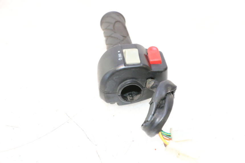 photo de COMMODO DROIT KEEWAY RY6 2T 50 (2011 - 2019) - Zoom état d’usage