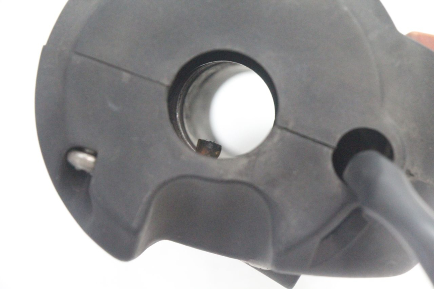 photo de COMMODO DROIT PEUGEOT SATELIS 125 (2006 - 2009) - Autre angle de vue