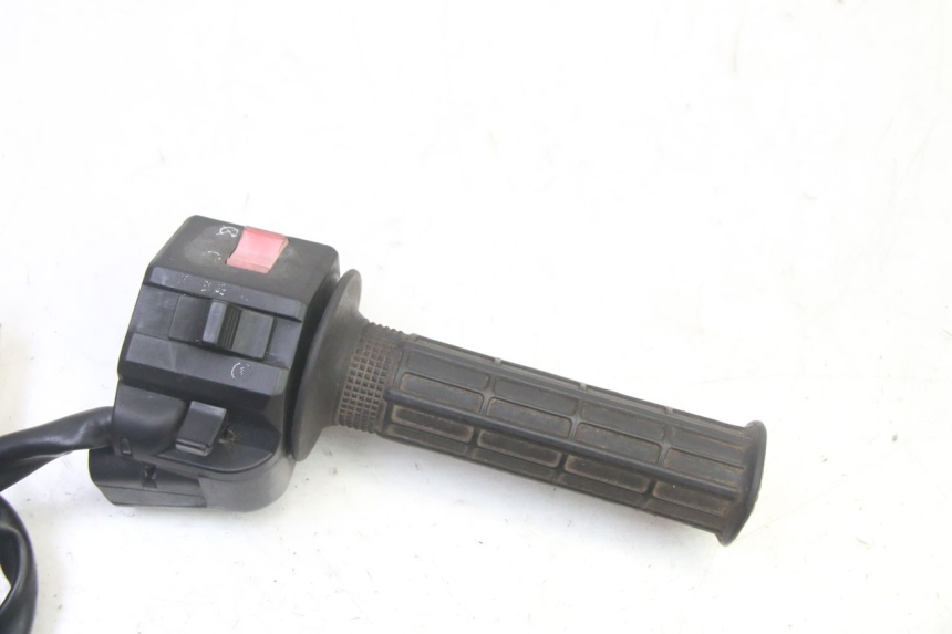 photo de COMMODO DROIT TRIUMPH SPRINT 900 (1995 - 1998)