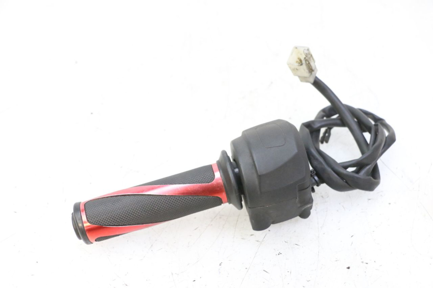 photo de COMMODO DROIT APRILIA SR R 2T LC 50 (2018 - 2021)