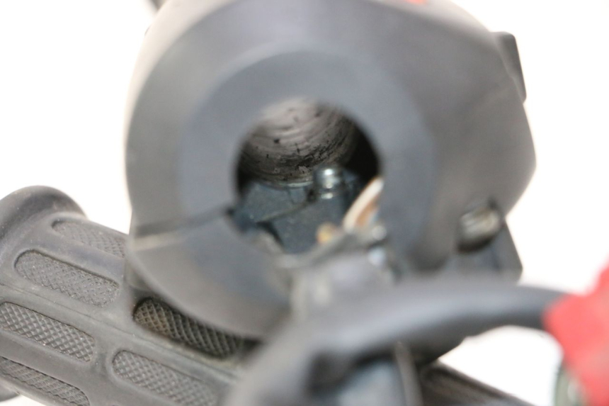 photo de COMMODO DROIT HONDA ST PAN EUROPEAN 1100 (1990 - 2002) - Détail de la pièce