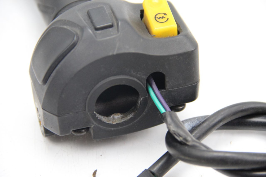 photo de COMMODO DROIT PEUGEOT STREETZONE 2T 50 (2014 - 2019)