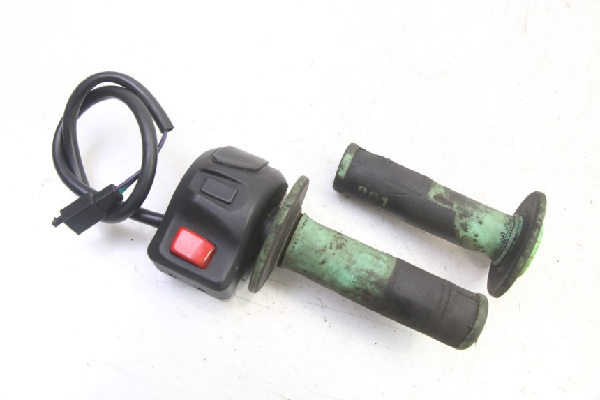 photo de COMMODO DROIT PEUGEOT STREETZONE I NAKED 2T 50 (2018 - 2020)