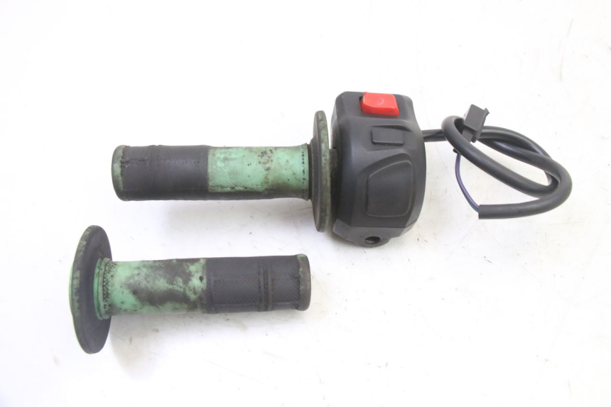 photo de COMMODO DROIT PEUGEOT STREETZONE I NAKED 2T 50 (2018 - 2020)