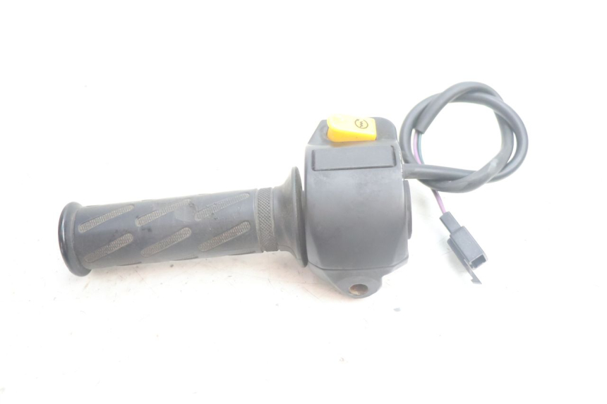photo de COMMODO DROIT PEUGEOT STREETZONE NAKED 2T 50 (2014 - 2018) - Autre angle de vue
