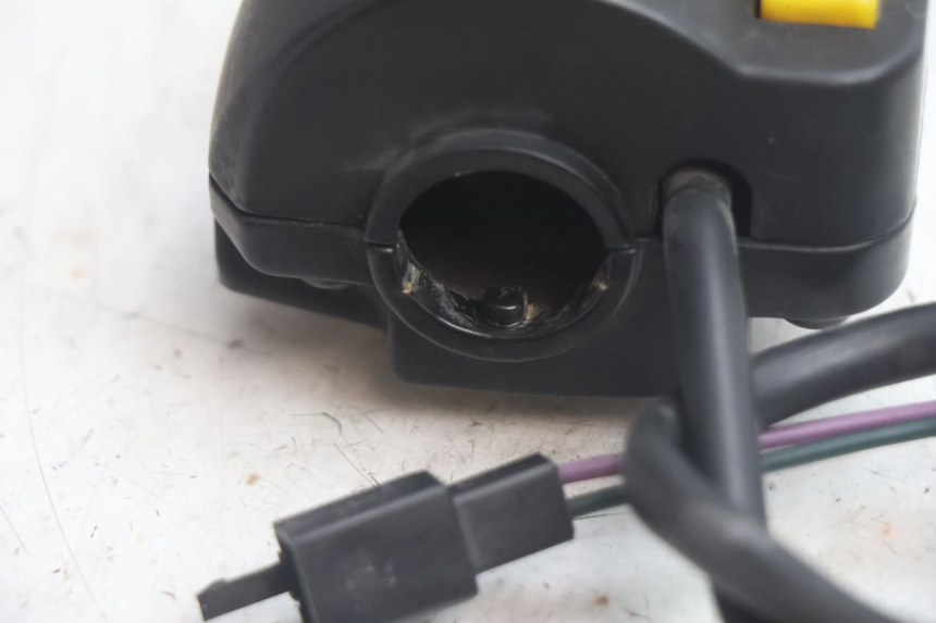 photo de COMMODO DROIT PEUGEOT STREETZONE NAKED 2T 50 (2014 - 2018) - Vue d’ensemble
