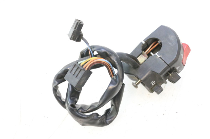 photo de COMMODO DROIT SUZUKI SV S 650 (2003 - 2009) - Détail de la pièce