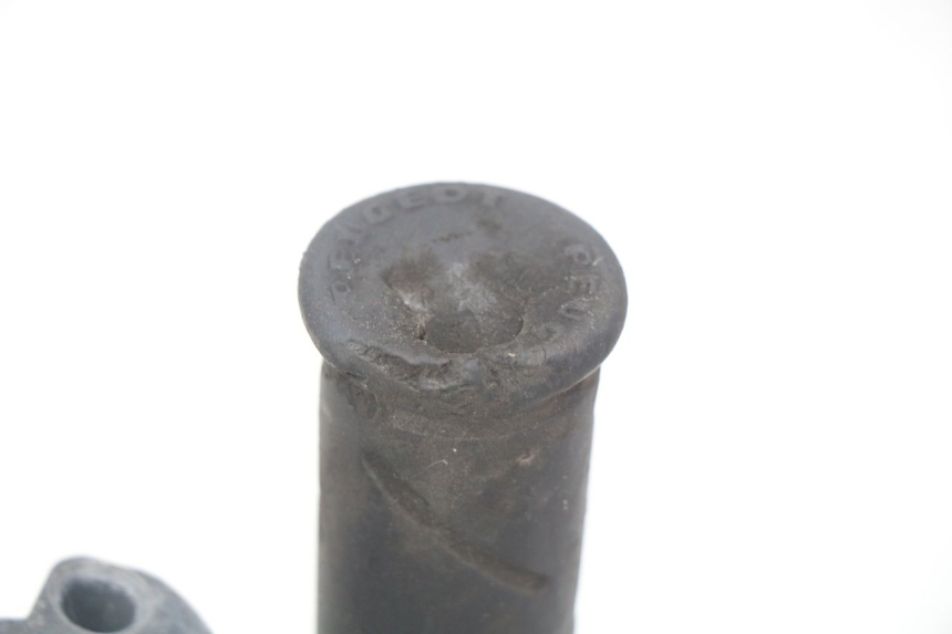 photo de COMMODO DROIT PEUGEOT TKR TREKKER FURIOUS 50 (2005 - 2014) - Points de fixation