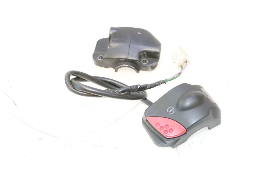 photo de COMMODO DROIT PEUGEOT TREKKER TKR 50 (2005 - 2014) - Détail de la pièce