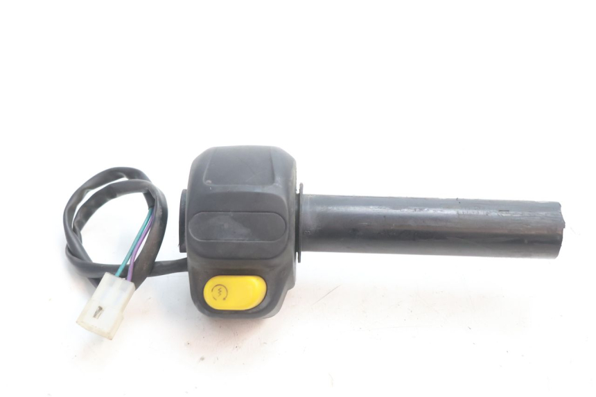 photo de COMMODO DROIT PEUGEOT TREKKER 50 (1995 - 2004) - Vue principale