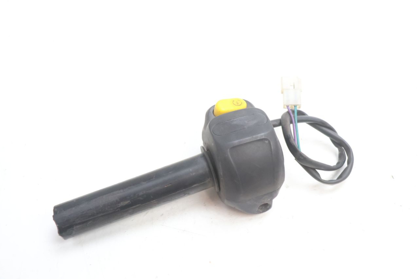 photo de COMMODO DROIT PEUGEOT TREKKER 50 (1995 - 2004) - Autre angle de vue