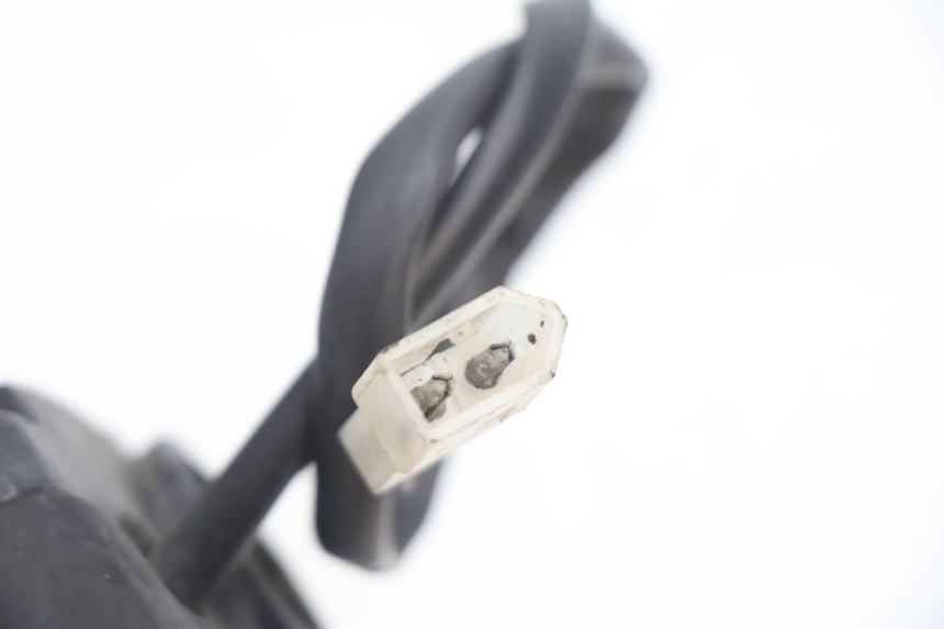 photo de COMMODO DROIT PEUGEOT TREKKER 50 (1995 - 2004) - État de surface