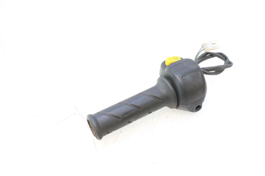 photo de COMMODO DROIT PEUGEOT TREKKER 50 (1995 - 2004) - Vue d’ensemble