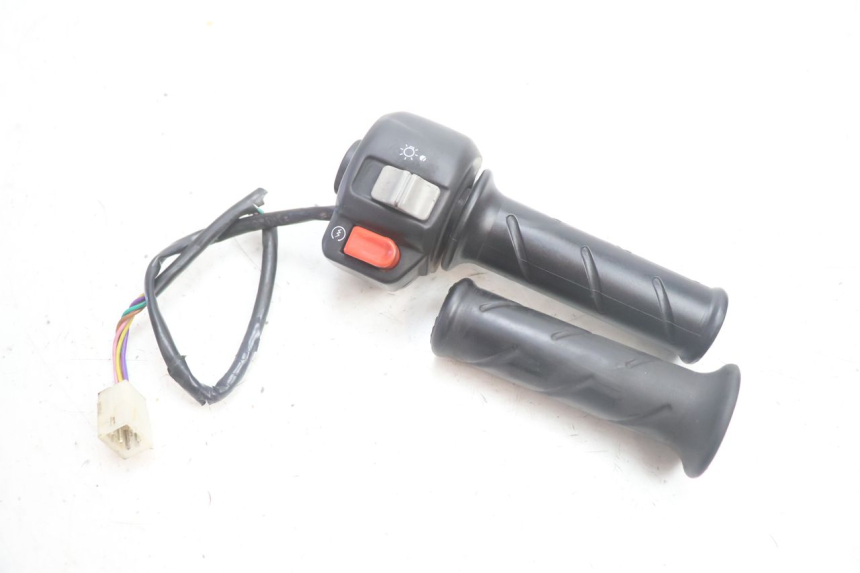 photo de COMMODO DROIT PEUGEOT TREKKER 50 (1995 - 2004) - Vue principale