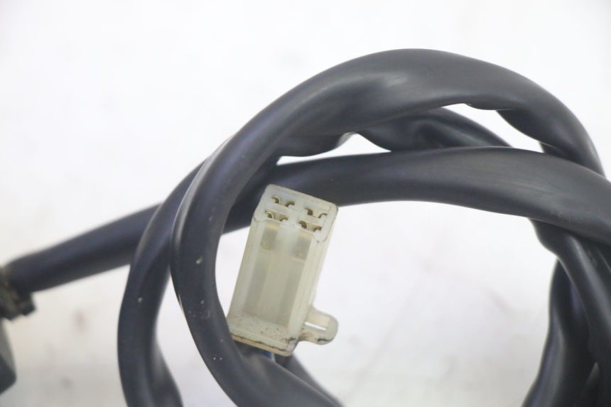 photo de COMMODO DROIT YAMAHA TZR 50 (2008 - 2016) - Points de fixation