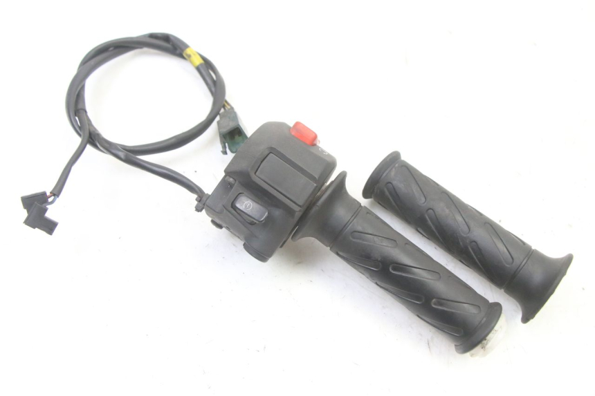photo de COMMODO DROIT SUZUKI UH BURGMAN 125 (2002 - 2006)