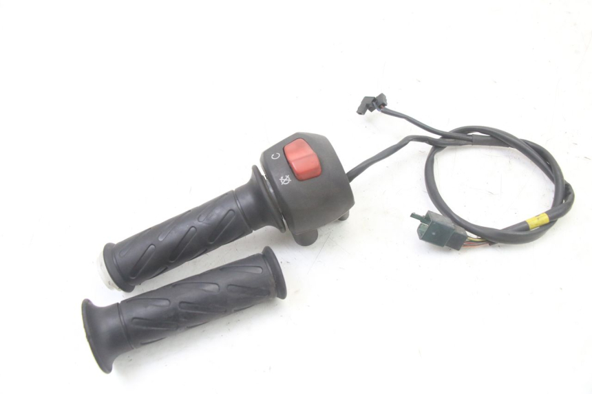photo de COMMODO DROIT SUZUKI UH BURGMAN 125 (2002 - 2006)