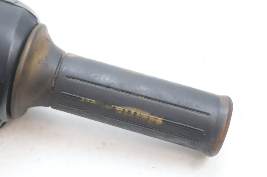 photo de COMMODO DROIT PEUGEOT V-CLIC VCLIC 50 (2007 - 2013) - Autre angle de vue