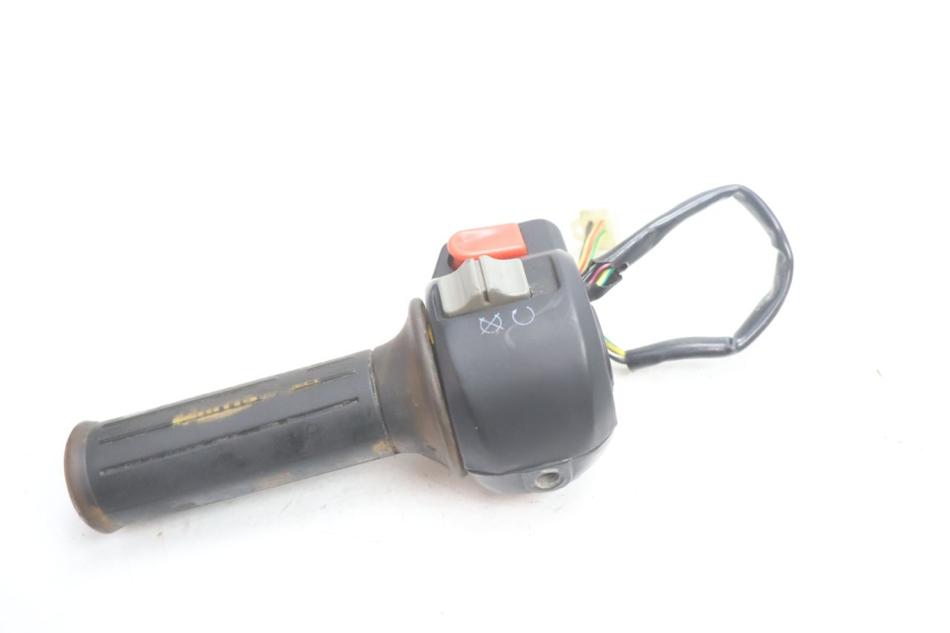 photo de COMMODO DROIT PEUGEOT V-CLIC VCLIC 50 (2007 - 2013) - Gros plan technique
